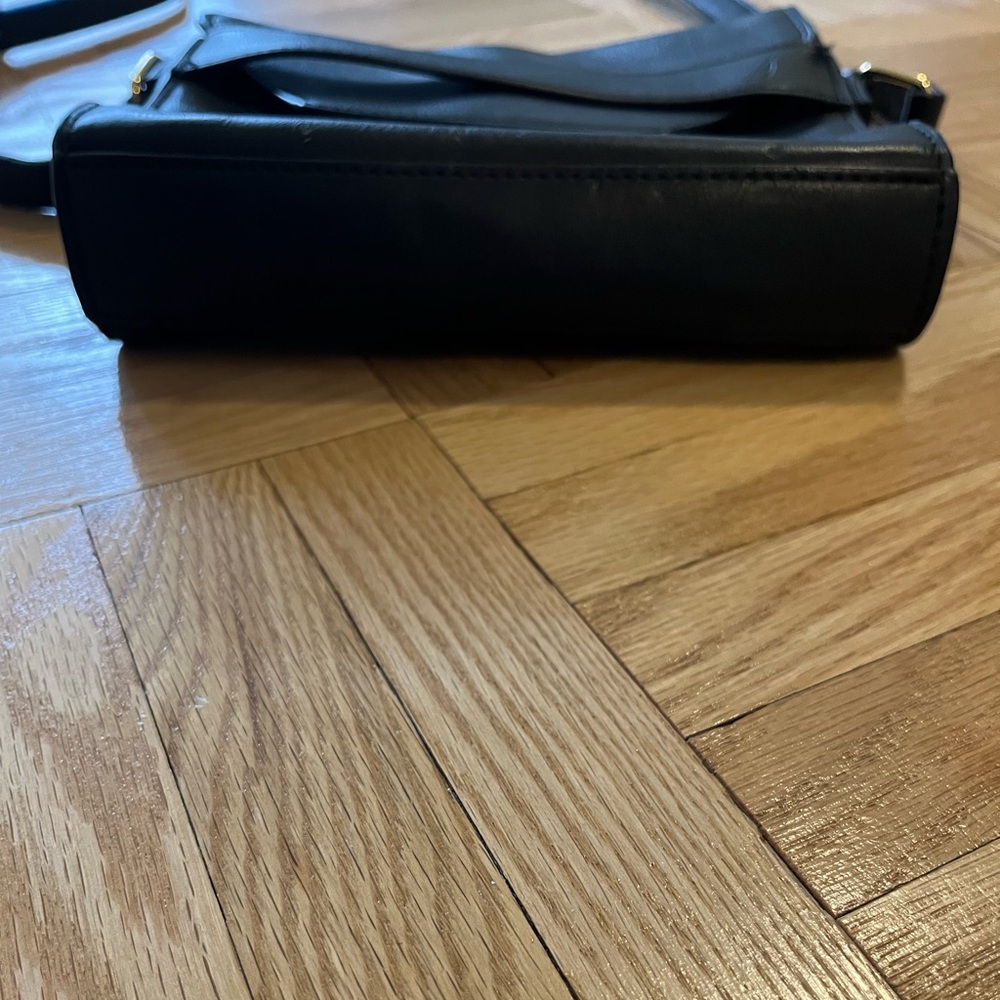 Nautica Black Leather Crossbody Bag - Picture 3 of 7